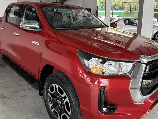 TOYOTA-HILUX-2.8 D-4D TURBO DIESEL CD SRV 4X4 AUTOMÁTICO TOYOTA-HILUX-2022