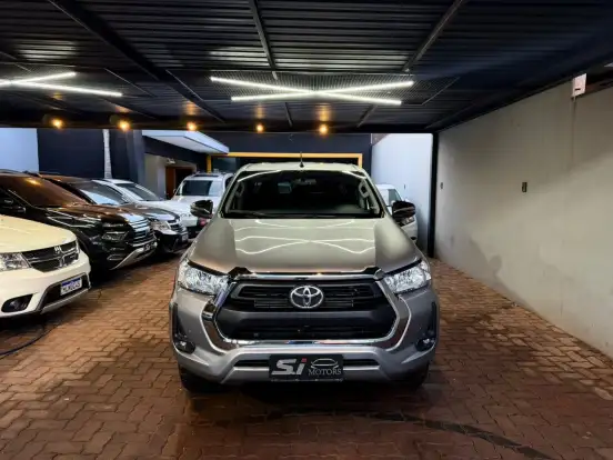 TOYOTA-HILUX-2.8 D-4D TURBO DIESEL CD SRV 4X4 AUTOMÁTICO TOYOTA-HILUX-2023