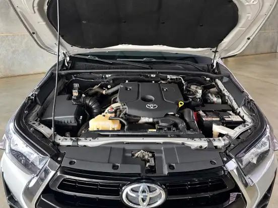 TOYOTA-HILUX-2021