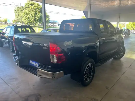 TOYOTA-HILUX-2.8 D-4D TURBO DIESEL CD SRV 4X4 AUTOMÁTICO TOYOTA-HILUX-2022
