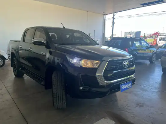 TOYOTA-HILUX-2.8 D-4D TURBO DIESEL CD SRV 4X4 AUTOMÁTICO TOYOTA-HILUX-2022
