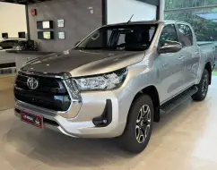 TOYOTA HILUX 2.8 D-4D TURBO DIESEL CD SRV 4X4 AUTOMÁTICO TOYOTA HILUX 2.8 D-4D TURBO DIESEL CD SRV 4X4 AUTOMÁTICO