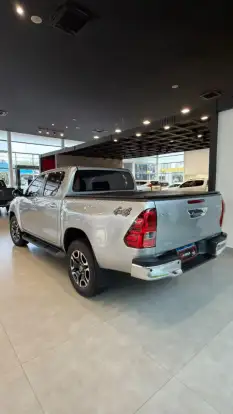 TOYOTA-HILUX-2022