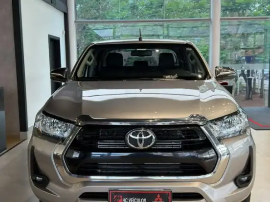 TOYOTA-HILUX-2.8 D-4D TURBO DIESEL CD SRV 4X4 AUTOMÁTICO TOYOTA-HILUX-2022
