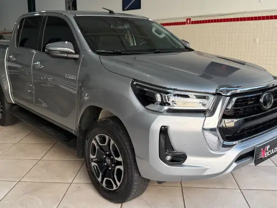 TOYOTA-HILUX-2.8 D-4D TURBO DIESEL CD SRX 4X4 AUTOMÁTICO TOYOTA-HILUX-2020