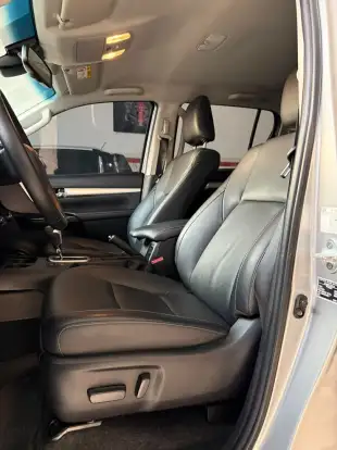 TOYOTA-HILUX-2020