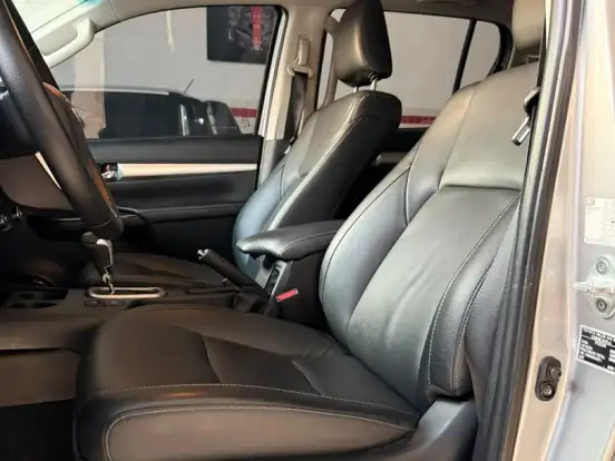 TOYOTA-HILUX-2.8 D-4D TURBO DIESEL CD SRX 4X4 AUTOMÁTICO TOYOTA-HILUX-2020