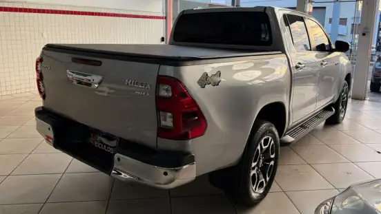 TOYOTA-HILUX-2.8 D-4D TURBO DIESEL CD SRX 4X4 AUTOMÁTICO TOYOTA-HILUX-2020
