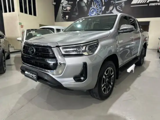 TOYOTA-HILUX-2021