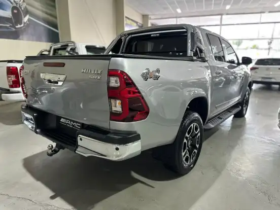TOYOTA-HILUX-2.8 D-4D TURBO DIESEL CD SRX 4X4 AUTOMÁTICO TOYOTA-HILUX-2021
