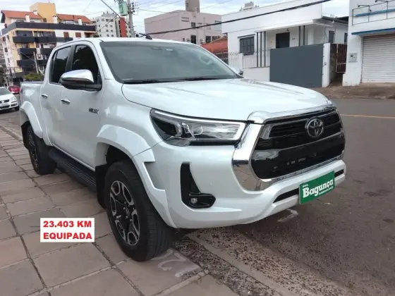 TOYOTA HILUX 2.8 D-4D TURBO DIESEL CD SRX PLUS 4X4 AUTOMÁTICO