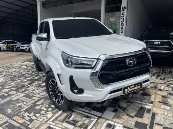 TOYOTA-HILUX-2025