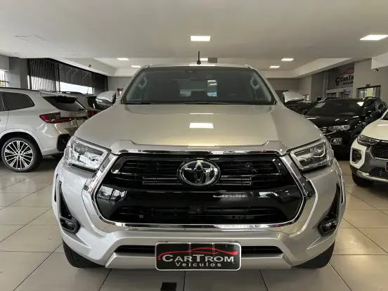 TOYOTA-HILUX-2025