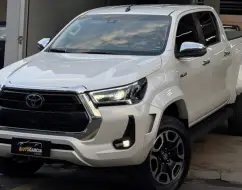 TOYOTA HILUX 2.8 D-4D TURBO DIESEL CD SRX PLUS 4X4 AUTOMÁTICO TOYOTA HILUX 2.8 D-4D TURBO DIESEL CD SRX PLUS 4X4 AUTOMÁTICO