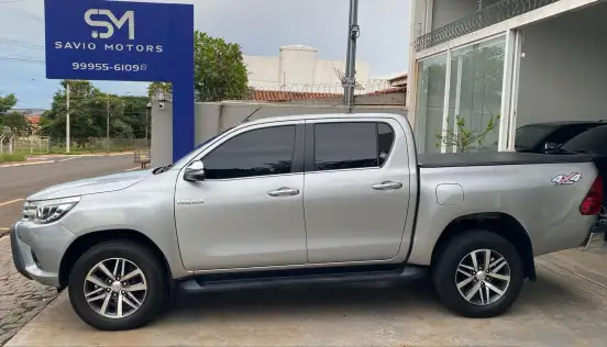 TOYOTA-HILUX-2016