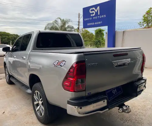 TOYOTA-HILUX-2016