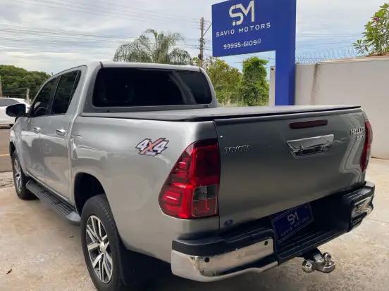 TOYOTA-HILUX-2.8 SRX 4X4 CD 16V DIESEL 4P AUTOMÁTICO TOYOTA-HILUX-2016