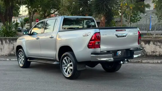 TOYOTA-HILUX-2.8 SRX 4X4 CD 16V DIESEL 4P AUTOMÁTICO TOYOTA-HILUX-2016