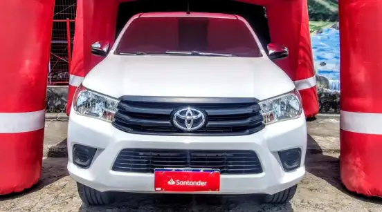 TOYOTA-HILUX-2018