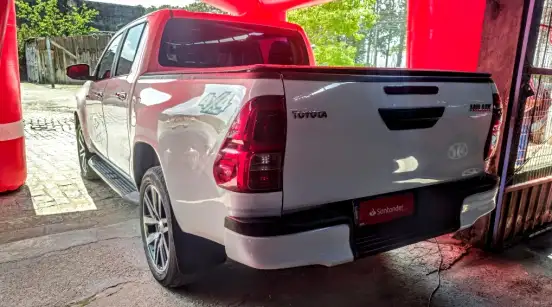 TOYOTA-HILUX-2018