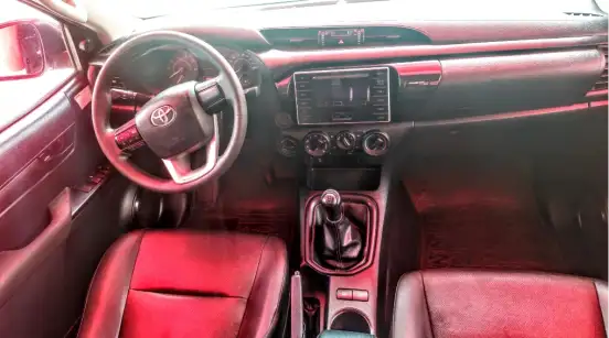 TOYOTA-HILUX-2018