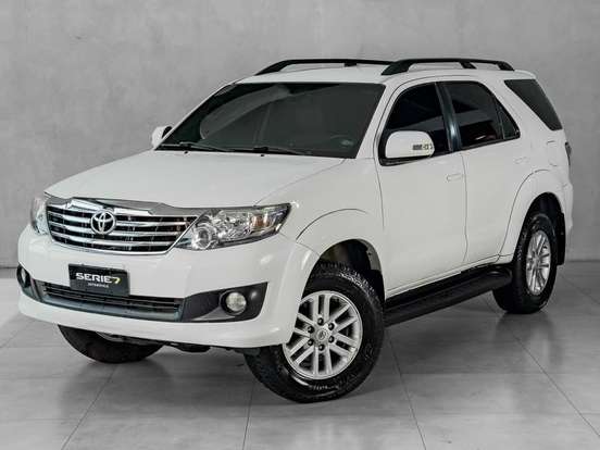 TOYOTA-HILUX-2014
