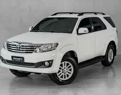 TOYOTA HILUX 2.7 SR 4X2 CD 16V FLEX 4P AUTOMÁTICO TOYOTA HILUX 2.7 SR 4X2 CD 16V FLEX 4P AUTOMÁTICO