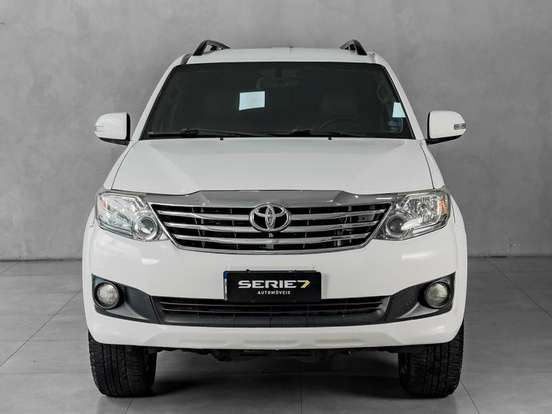 TOYOTA-HILUX-2014