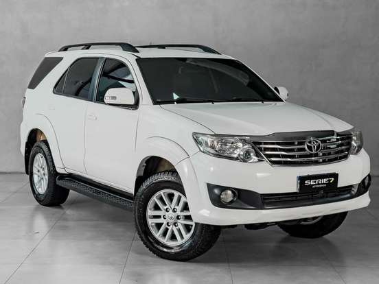 TOYOTA-HILUX-2014