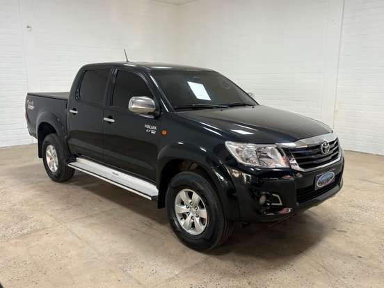 TOYOTA-HILUX-2.7 SR 4X2 CD 16V FLEX 4P AUTOMÁTICO TOYOTA-HILUX-2014