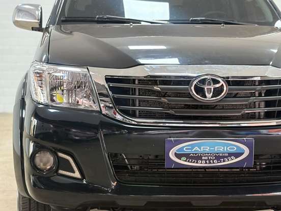 TOYOTA-HILUX-2.7 SR 4X2 CD 16V FLEX 4P AUTOMÁTICO TOYOTA-HILUX-2014