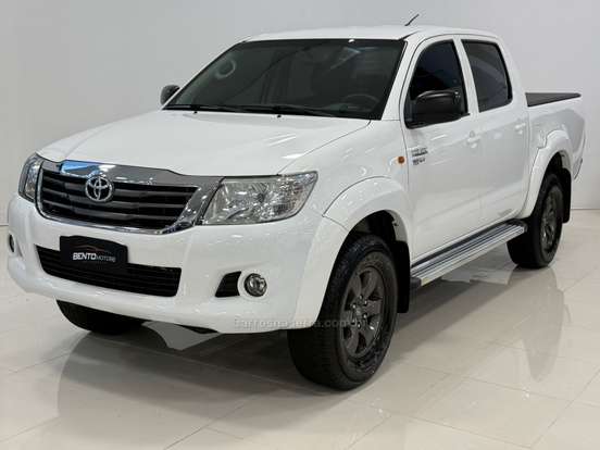 TOYOTA-HILUX-2014