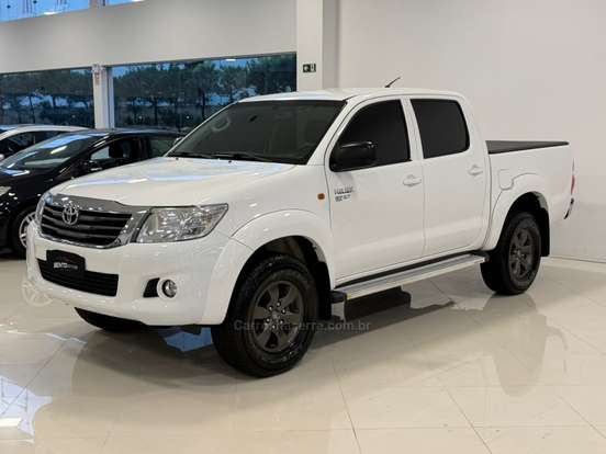 TOYOTA-HILUX-2014