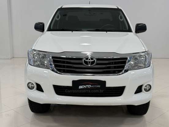TOYOTA-HILUX-2014