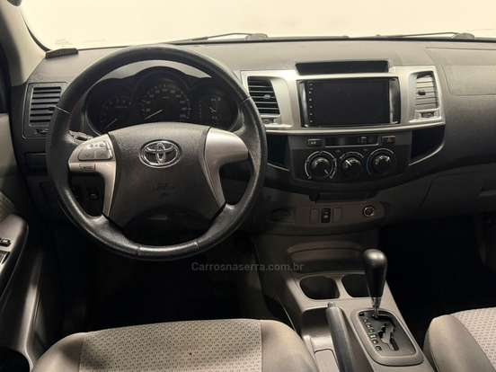 TOYOTA-HILUX-2.7 SR 4X2 CD 16V FLEX 4P AUTOMÁTICO TOYOTA-HILUX-2014