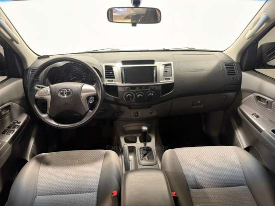 TOYOTA-HILUX-2014