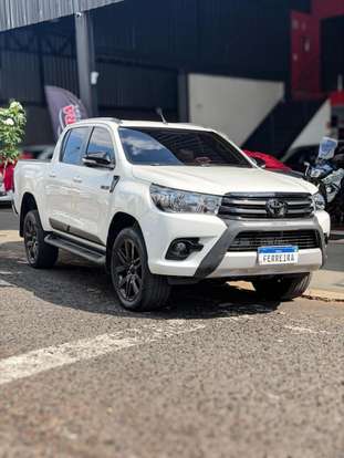 TOYOTA-HILUX-2.7 SRV 4X2 CD 16V FLEX 4P AUTOMÁTICO TOYOTA-HILUX-2017