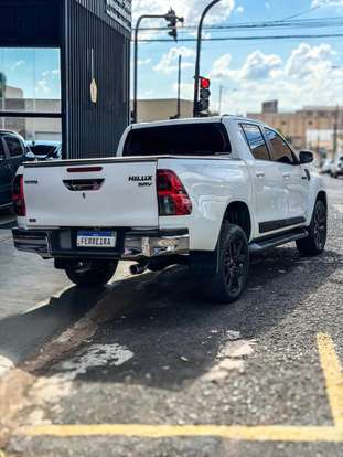 TOYOTA-HILUX-2017