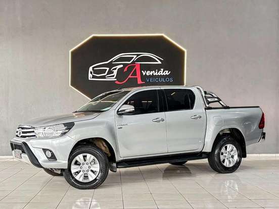 TOYOTA-HILUX-2017