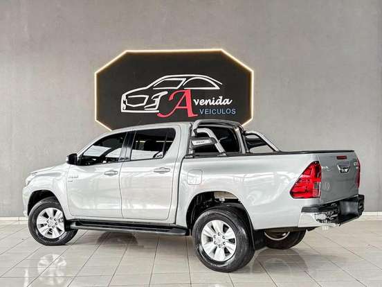 TOYOTA-HILUX-2017