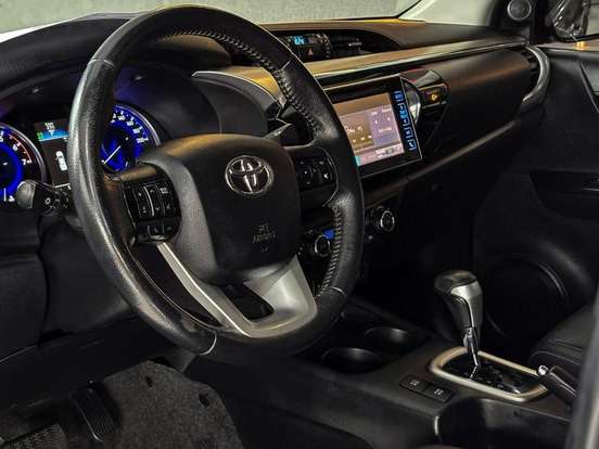 TOYOTA-HILUX-2017