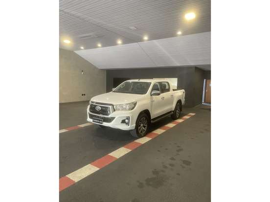 TOYOTA-HILUX-2019