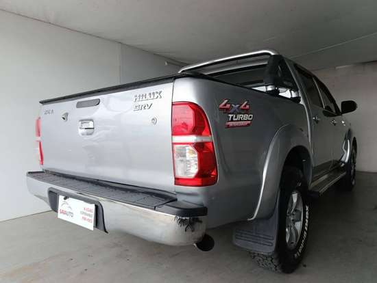 TOYOTA-HILUX-2015