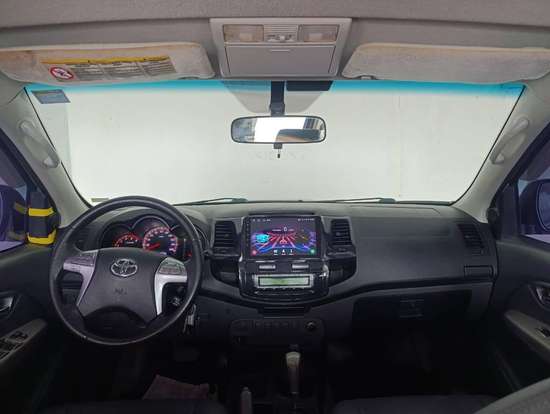 TOYOTA-HILUX-2015
