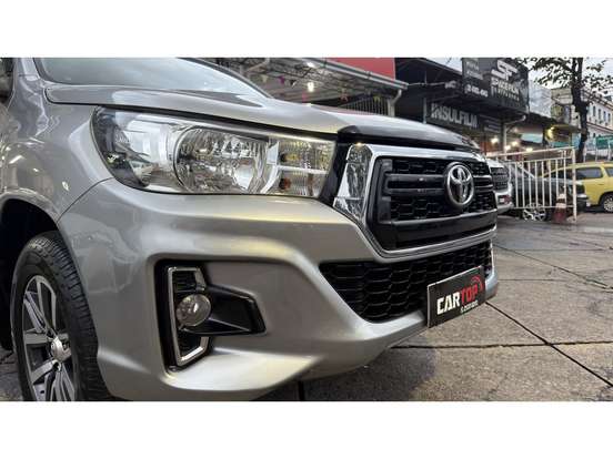 TOYOTA-HILUX-2018