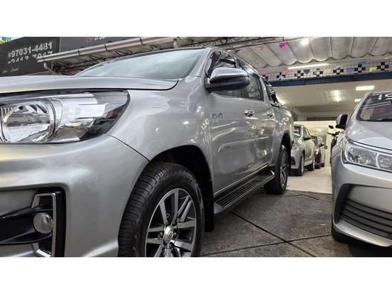 TOYOTA-HILUX-2018