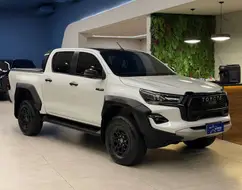 TOYOTA HILUX 2.8 D-4D TURBO DIESEL CD GR-S 4X4 AUTOMÁTICO TOYOTA HILUX 2.8 D-4D TURBO DIESEL CD GR-S 4X4 AUTOMÁTICO