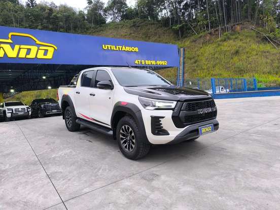 TOYOTA-HILUX-2.8 D-4D TURBO DIESEL CD GR-S 4X4 AUTOMÁTICO TOYOTA-HILUX-2022
