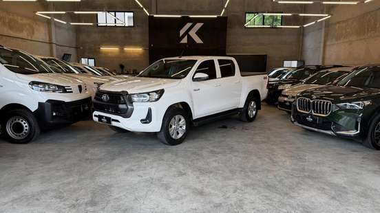 TOYOTA-HILUX-2021
