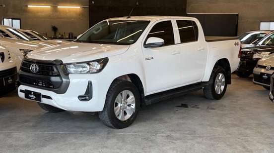 TOYOTA-HILUX-2021